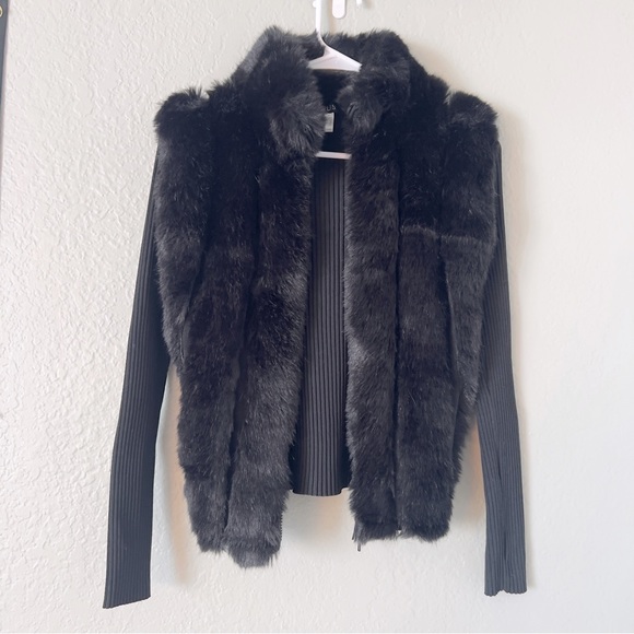 VENUS Jackets & Blazers - VENUS Black Faux Fur Zipper Jacket Sweater In Women's Size Medium NWOT